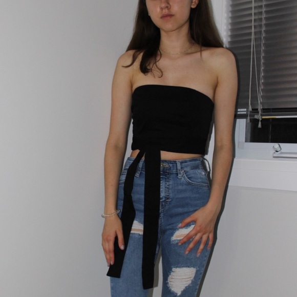 Aritzia Tops - Aritzia Tie-around Black Tube Top